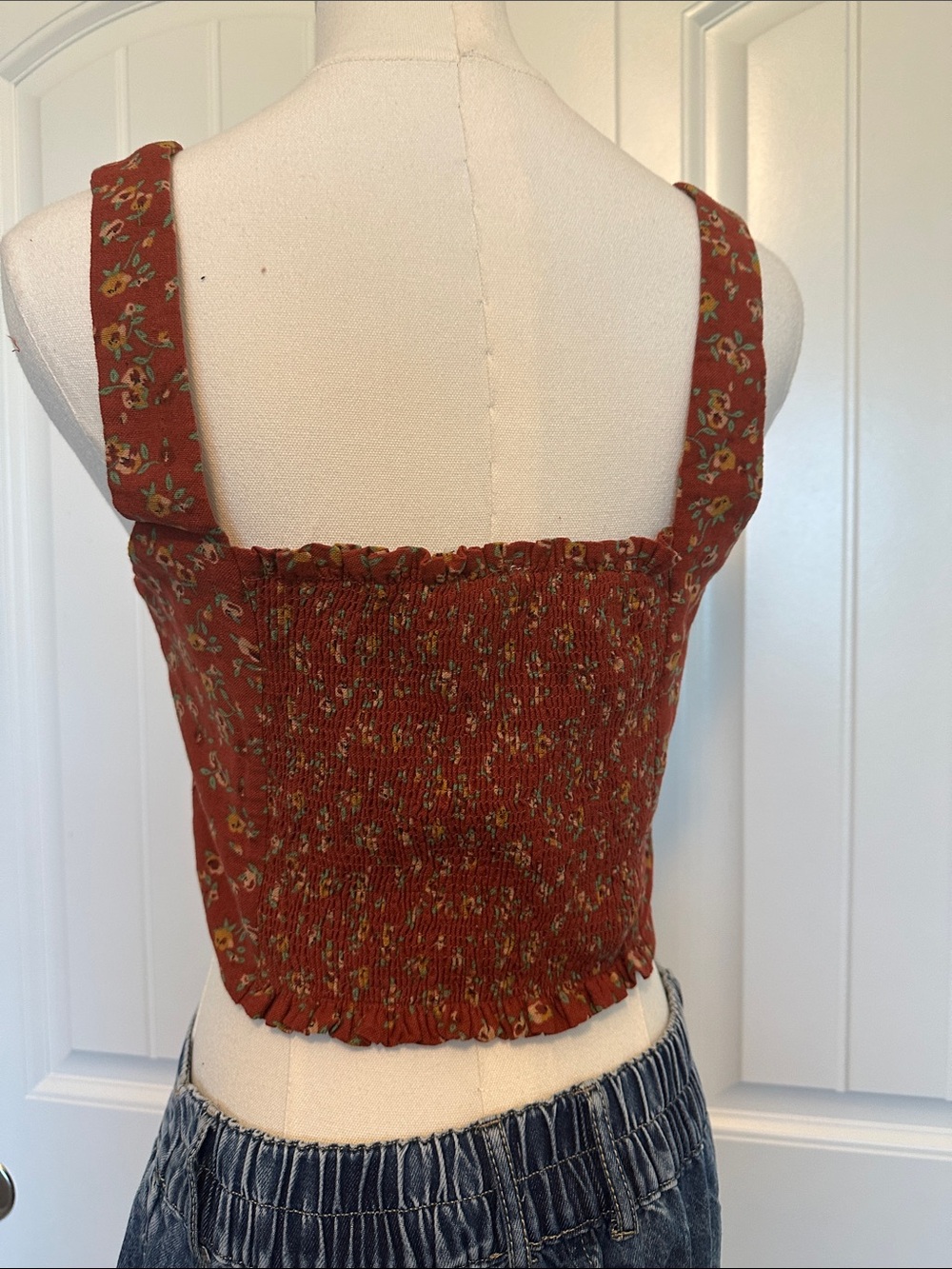Floral Button-Front Rust Crop Top - Picture 2 of 2